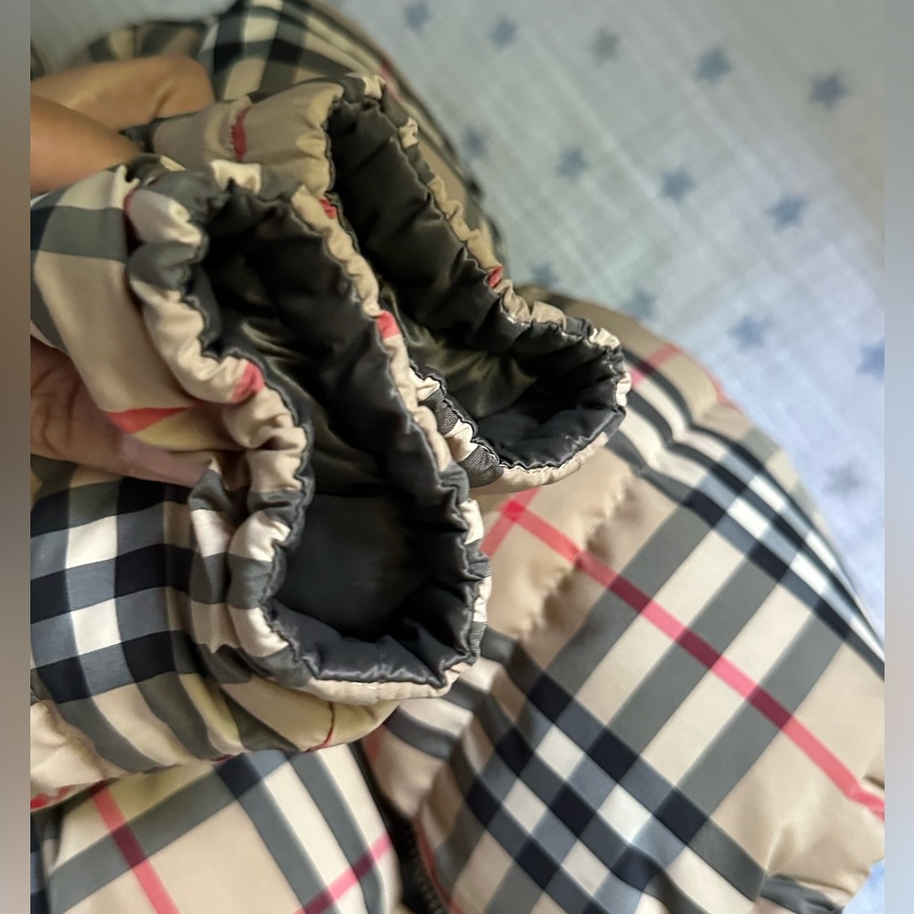🔴 SOLD 🔴 Kids Burberry Puffer Jacket - Picture 4 of 13